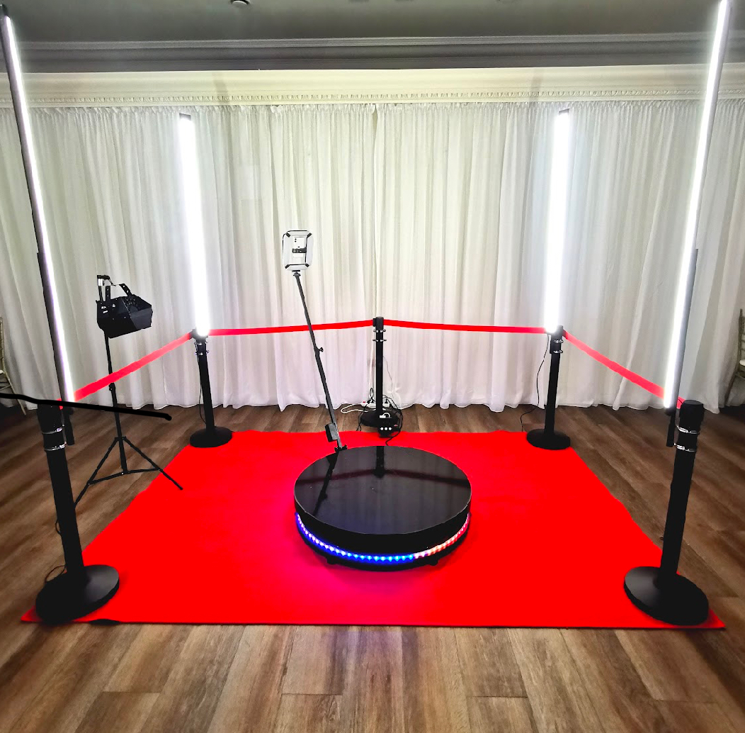 Fotobudka 360, platforma do zdjęć na wesele, urodziny, imprezę.